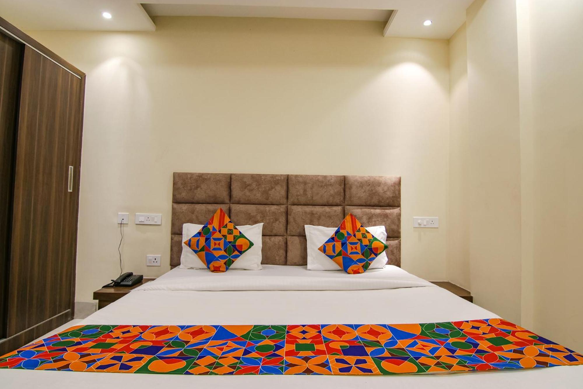 Fabhotel Prism Grand Zirakpur Экстерьер фото