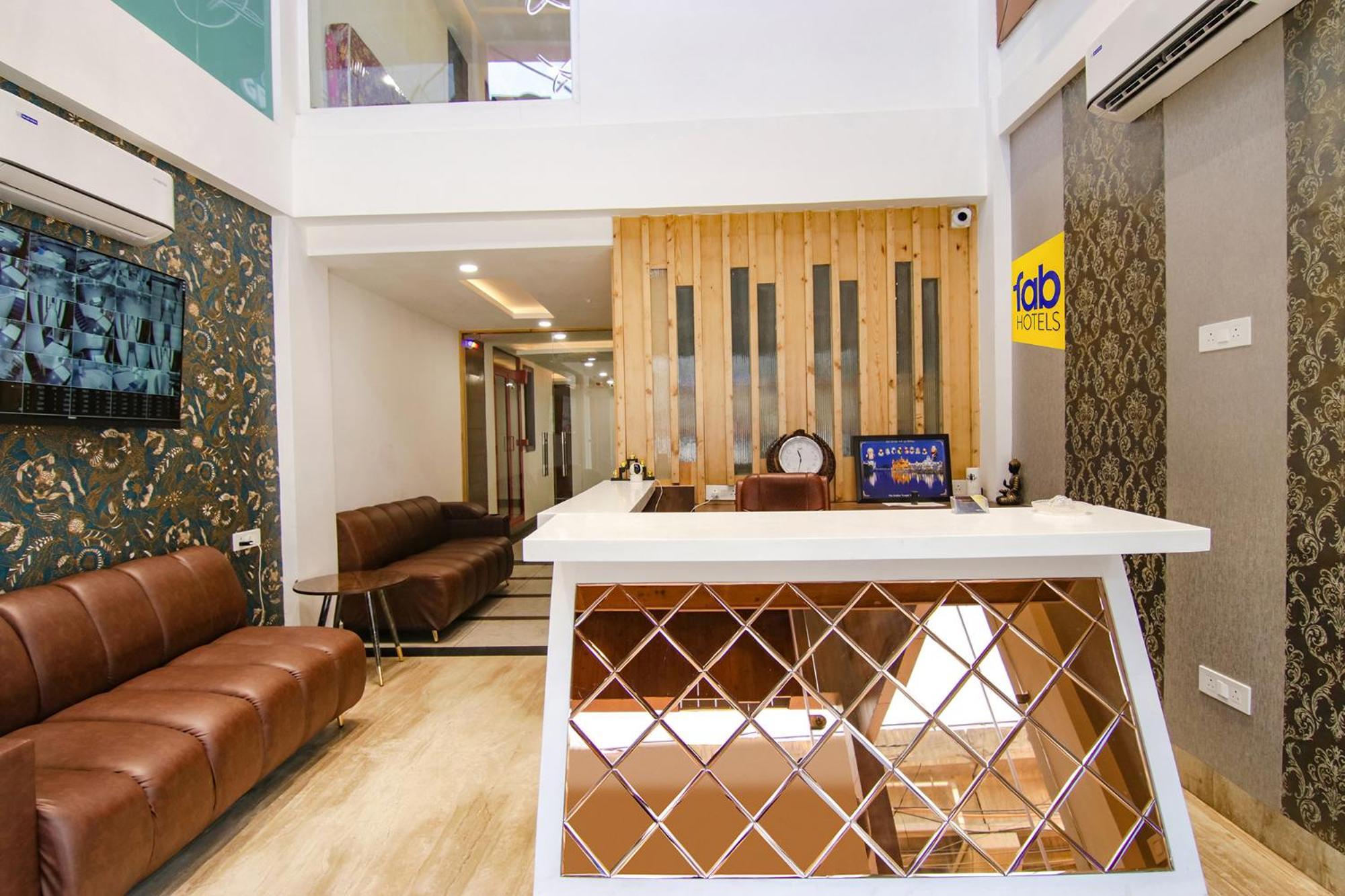 Fabhotel Prism Grand Zirakpur Экстерьер фото