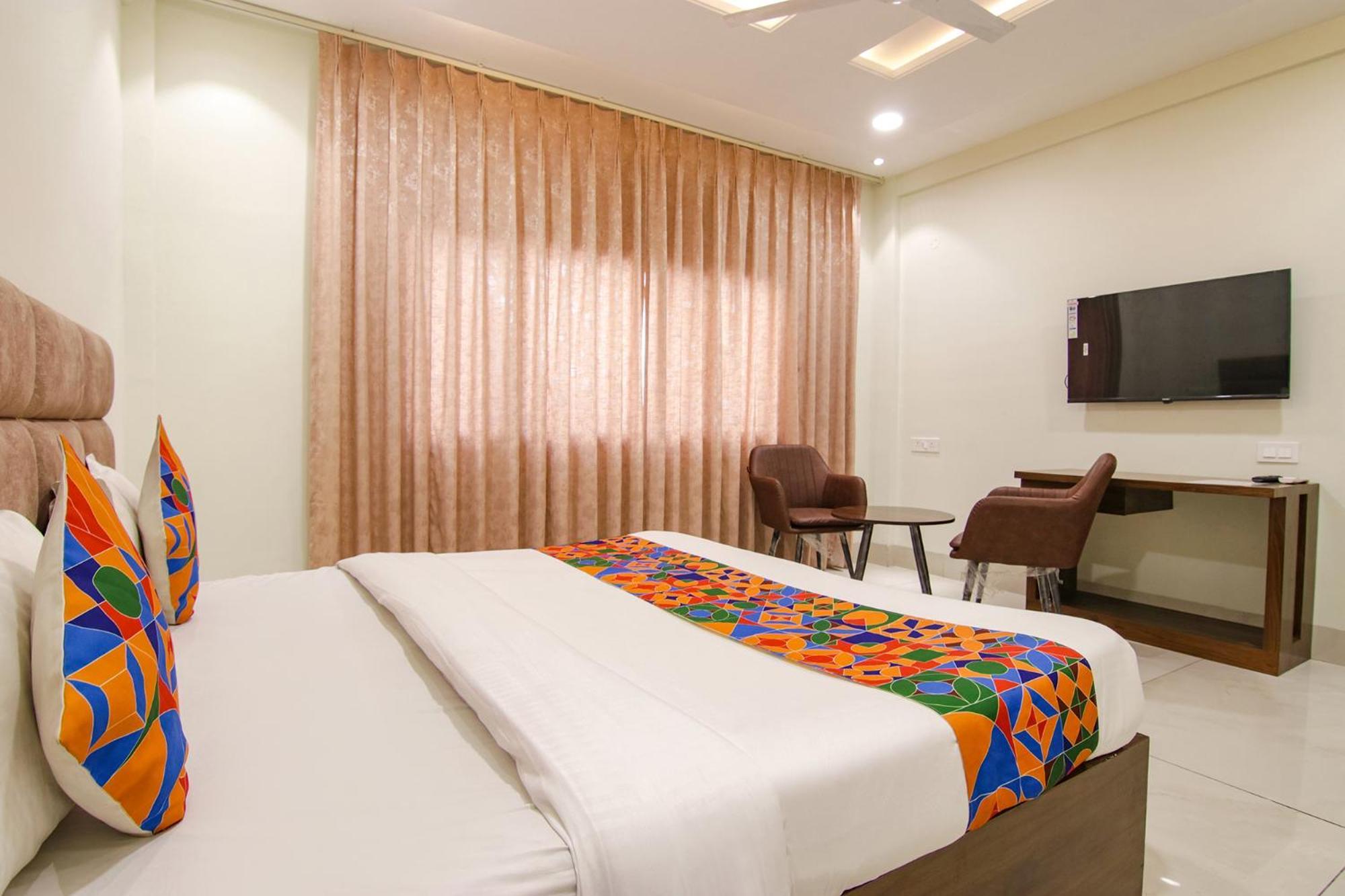 Fabhotel Prism Grand Zirakpur Экстерьер фото