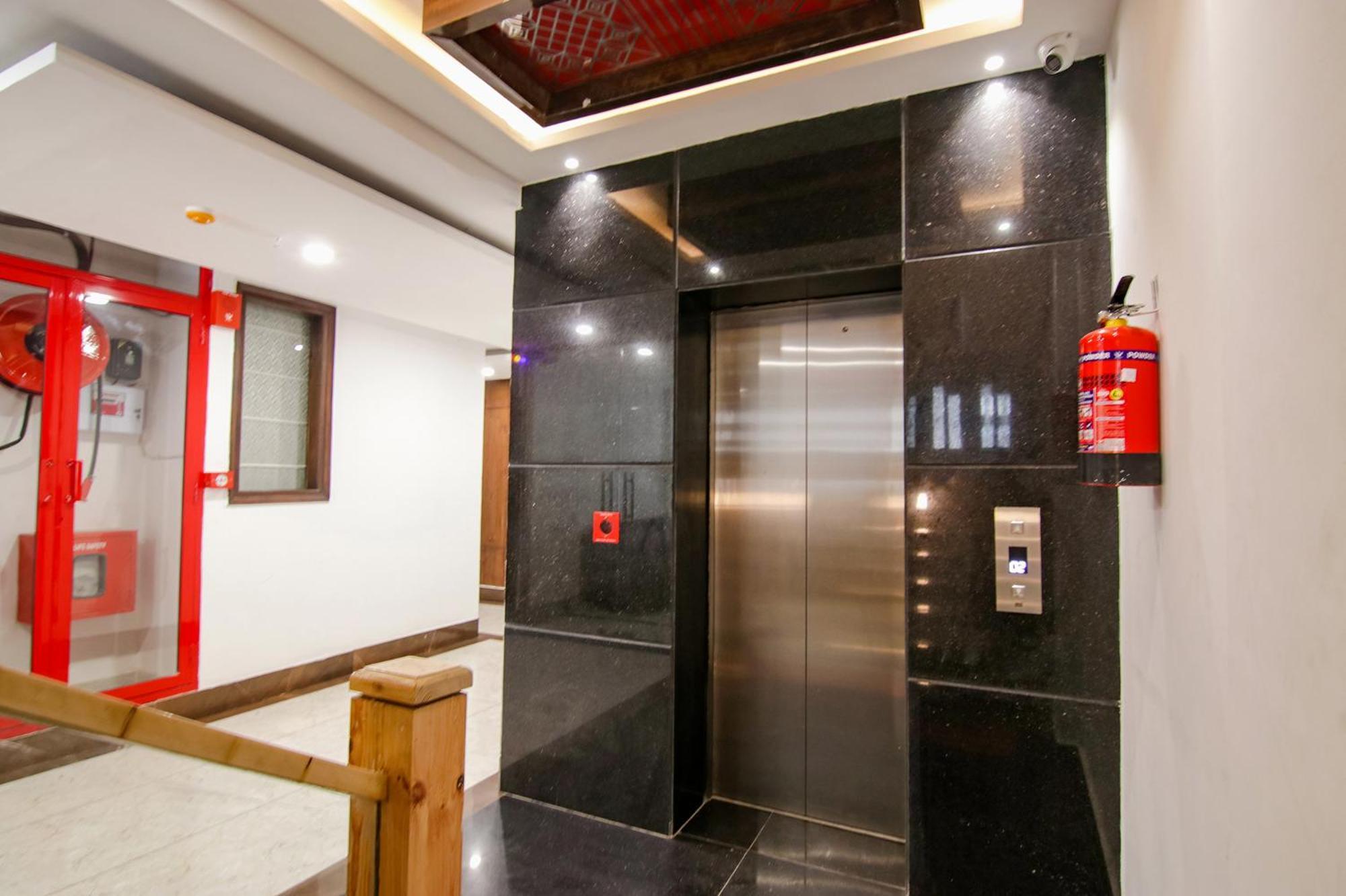 Fabhotel Prism Grand Zirakpur Экстерьер фото