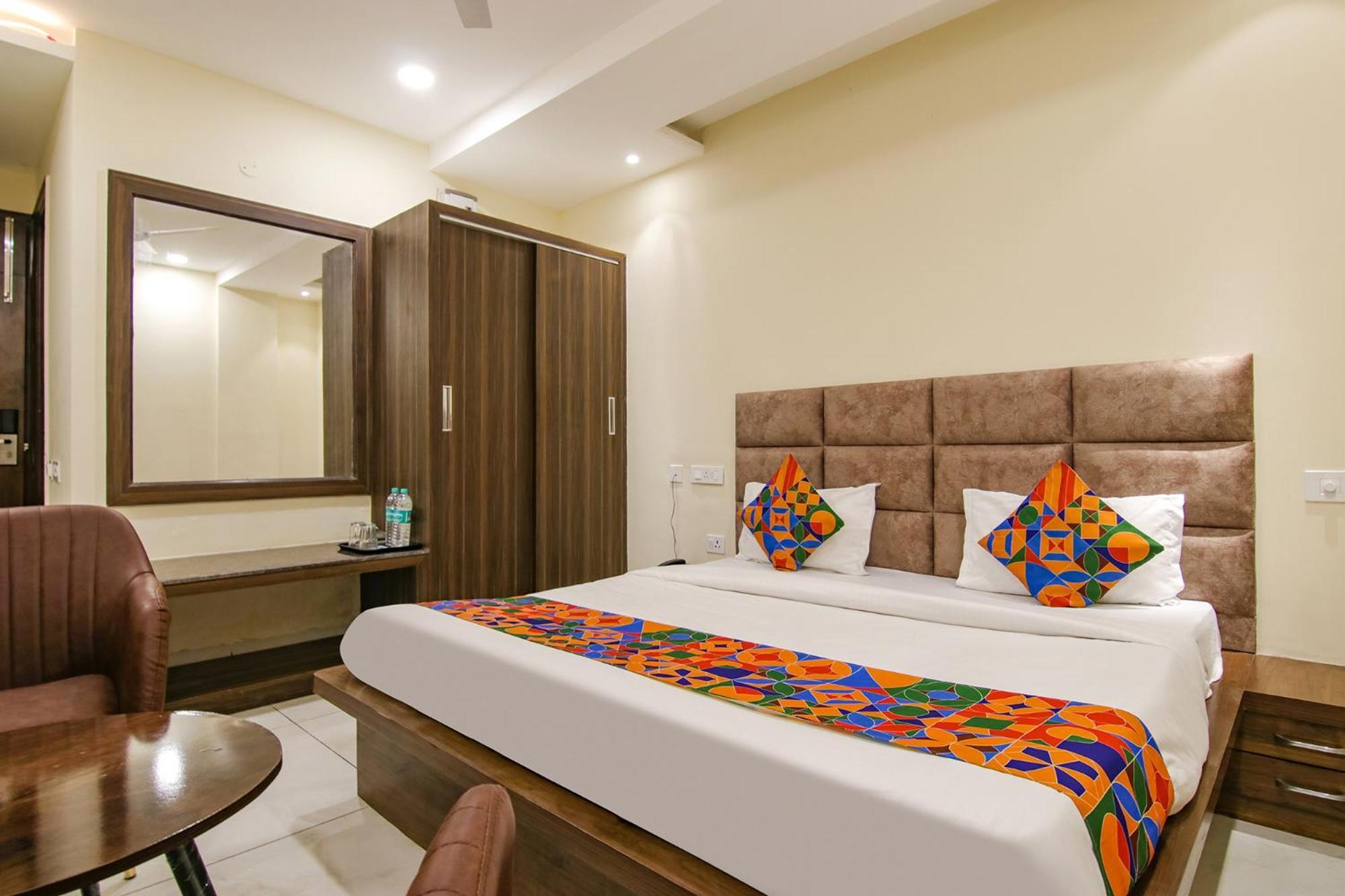 Fabhotel Prism Grand Zirakpur Экстерьер фото